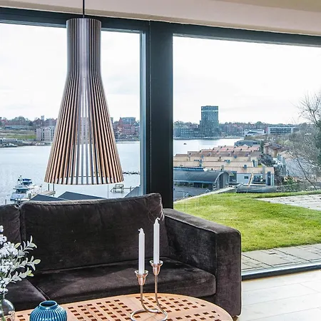 Henne Xvi Holiday home *