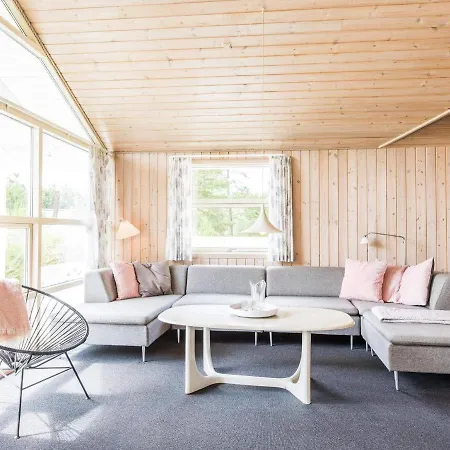 Holiday home Holiday Henne Xvi *