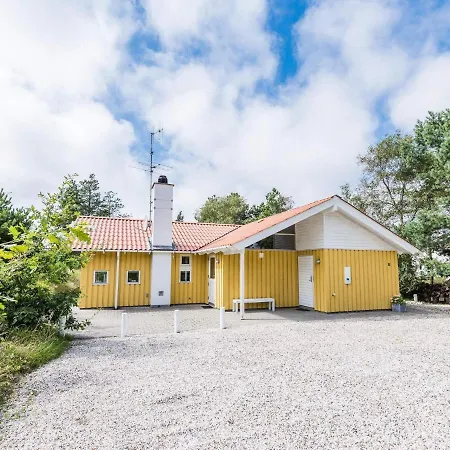 Holiday home Holiday Henne Xvi
