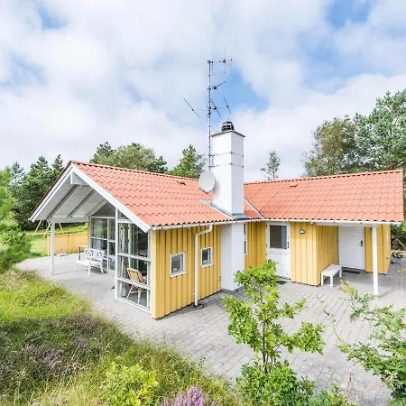 Holiday home Holiday Henne Xvi *